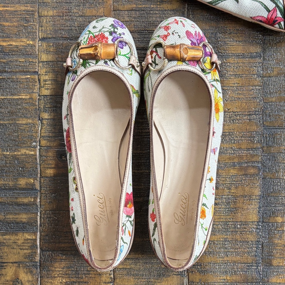 Gucci Women's Floral Flats - Cream and Multicolor